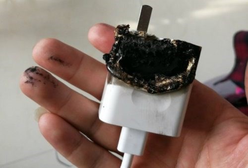 Можно ли постоянно держать в розетке зарядное устройство для смартфона