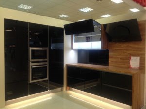Светильник с Розеткой Для Кухни Под Шкафы Беспроводная лента