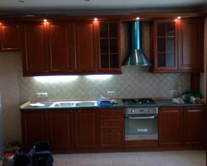 Светильник с Розеткой Для Кухни Под Шкафы Беспроводная лента